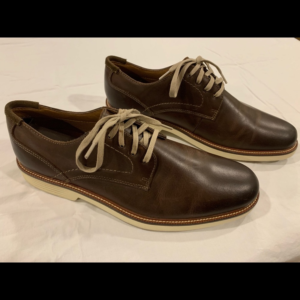 Like new 9.5 Dockers brown leather shoes